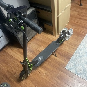 2025 F20 e-scooter Black