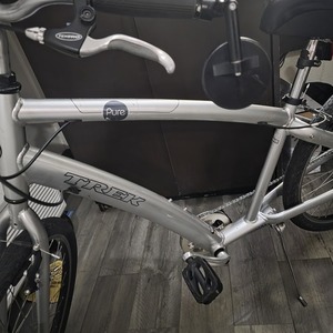 2025 Trek Pure Silver, gray or bare metal