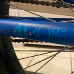 2009 GT Bicycles FE7GL11 BI-1318 Blue and White