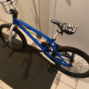 2009 GT Bicycles FE7GL11 BI-1318 Blue and White