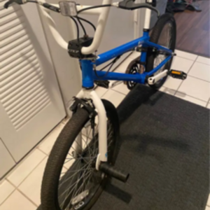 2009 GT Bicycles FE7GL11 BI-1318 Blue and White