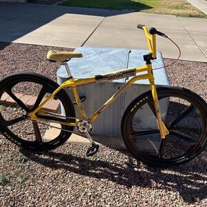 2022 GT Bicycles Special Ed. Pro Performer Pacifico Yellow or Gold