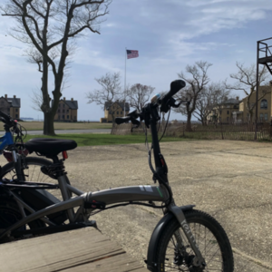 2023 Tern Tern Vektron S10 Folding Electric Bike Silver, gray or bare metal