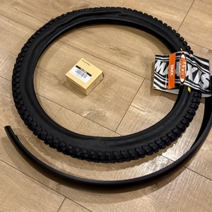 2023 Tern Tern Vektron S10 Folding Electric Bike Silver, gray or bare metal