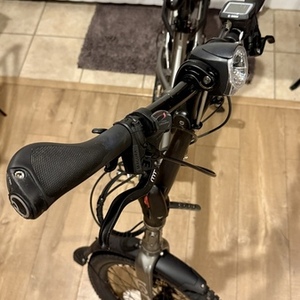 2023 Tern Tern Vektron S10 Folding Electric Bike Silver, gray or bare metal