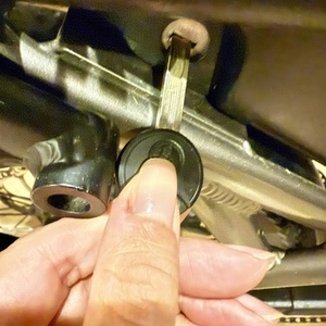 2023 Tern Tern Vektron S10 Folding Electric Bike Silver, gray or bare metal