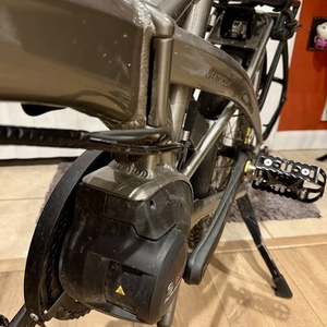 2023 Tern Tern Vektron S10 Folding Electric Bike Silver, gray or bare metal