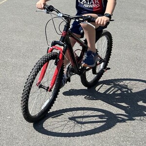 2024 Nishiki Pueblo Boys Mountain Bike Black and Red