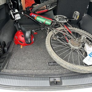 2024 Nishiki Pueblo Boys Mountain Bike Black and Red