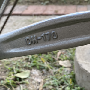 Mongoose Silver, gray or bare metal