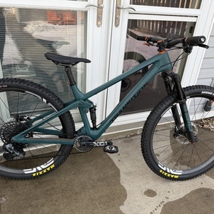 2022 Transition Bikes Spur