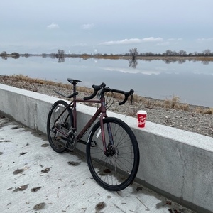 2022 Kona Rove AL 700 Red