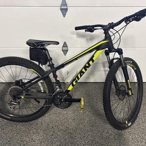 2017 Giant Talon Black and Yellow or Gold