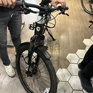 2025 Yadea Black and White