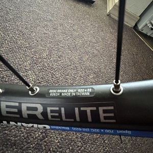 2017 Specialized CrossTrail Silver, gray or bare metal