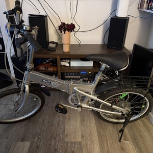 Giant HALFWAY Silver, gray or bare metal