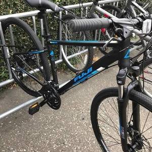 Fuji Traverse 1.7 Black and Blue