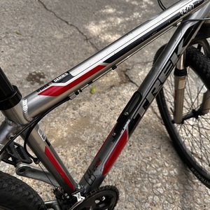 Trek 3500 Silver, gray or bare metal