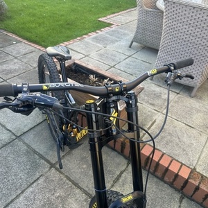 2020 Specialized Demo race Black and Yellow or Gold