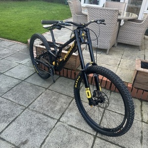 2020 Specialized Demo race Black and Yellow or Gold