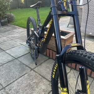 2020 Specialized Demo race Black and Yellow or Gold