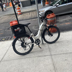 2023 Aventón Level 2 White