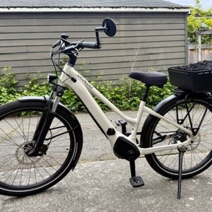 2023 Specialized Turbo Vado 4.0 Step-Through (Beige), ... White