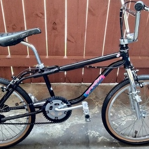1994 GT Bicycles VERTIGO Black and Silver, gray or bare metal