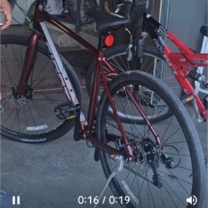 2025 Giant Escape Red