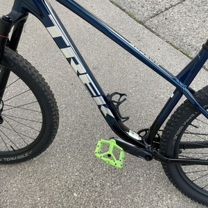 2024 Trek Roscoe 8 Blue and Green